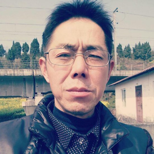 轩辕端庄的照片