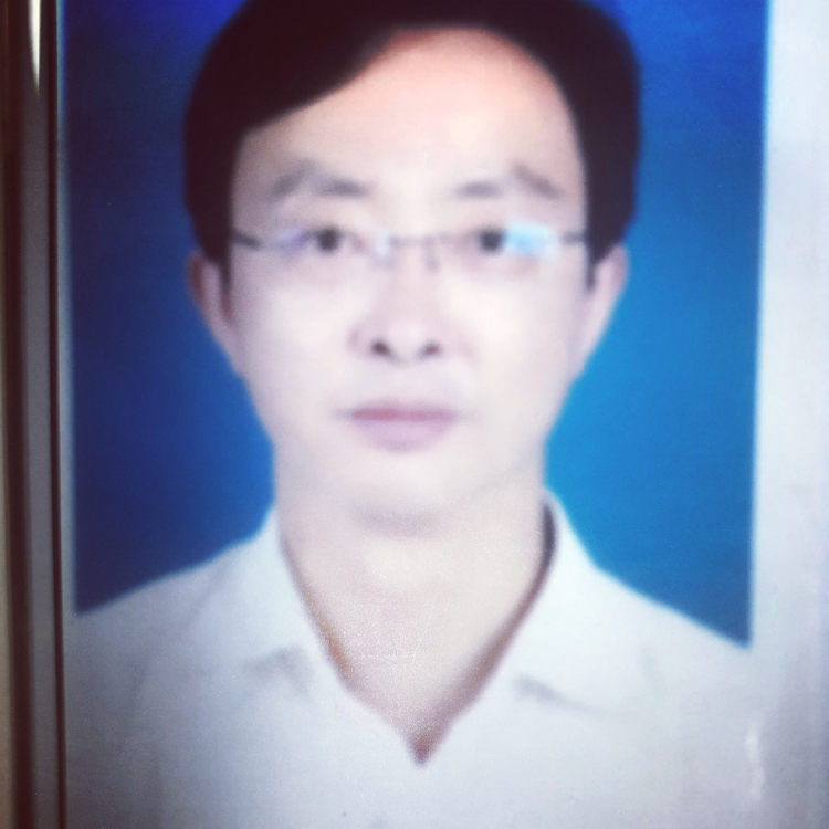 孤独回首天空的照片