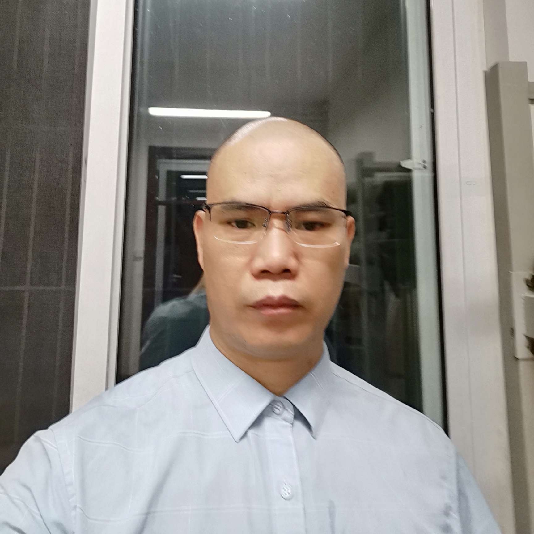 穷的只剩快乐的照片
