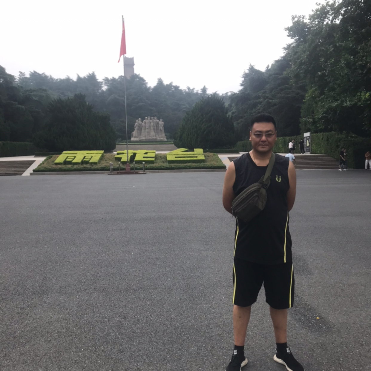蓝天下de咖啡店的照片
