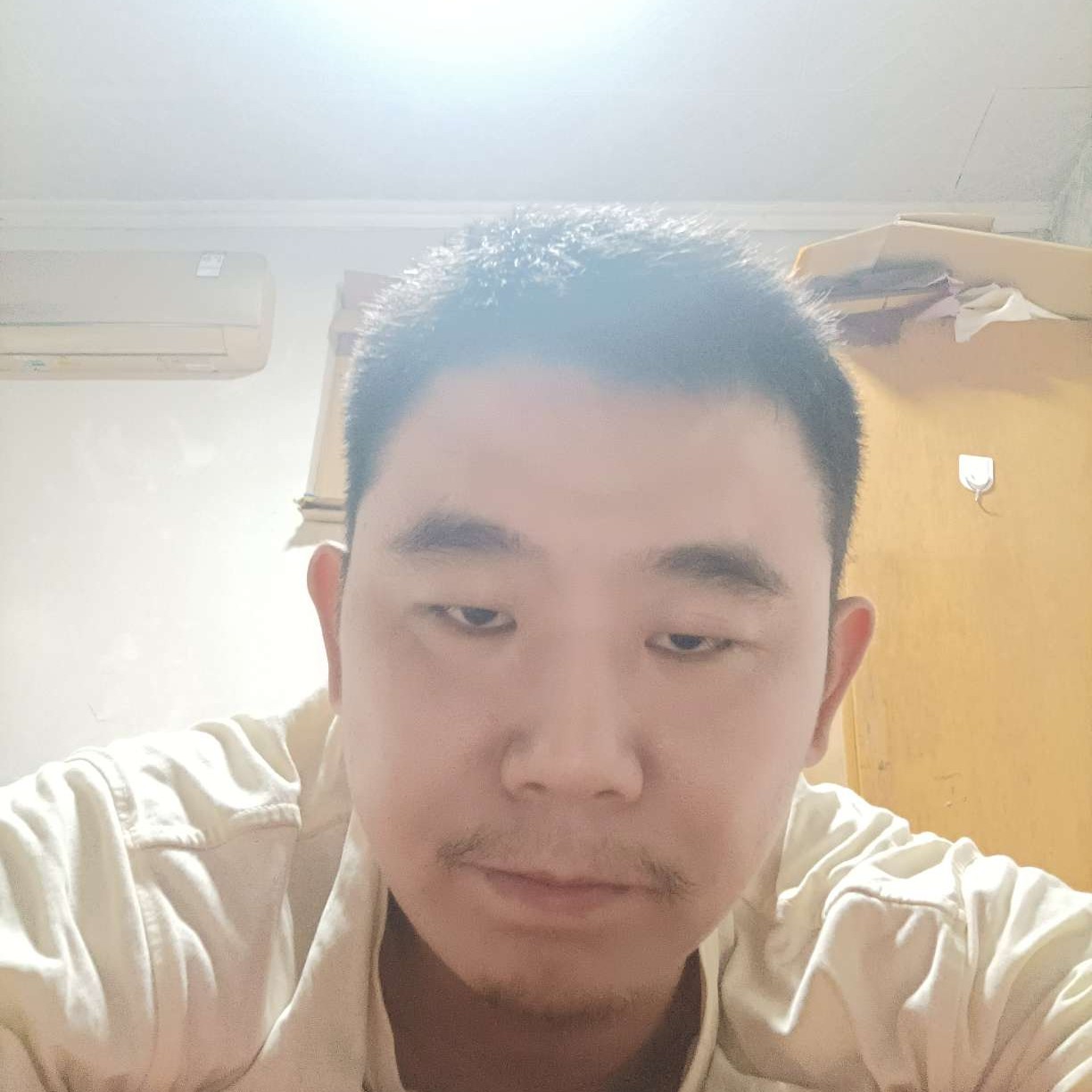 陌颜闻负责的照片
