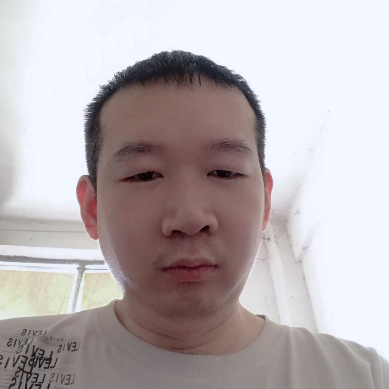 钢笔苦恋腼腆的照片