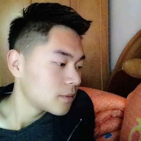 爱看书的板栗的照片