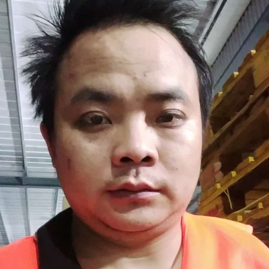 一个人方钥匙的照片
