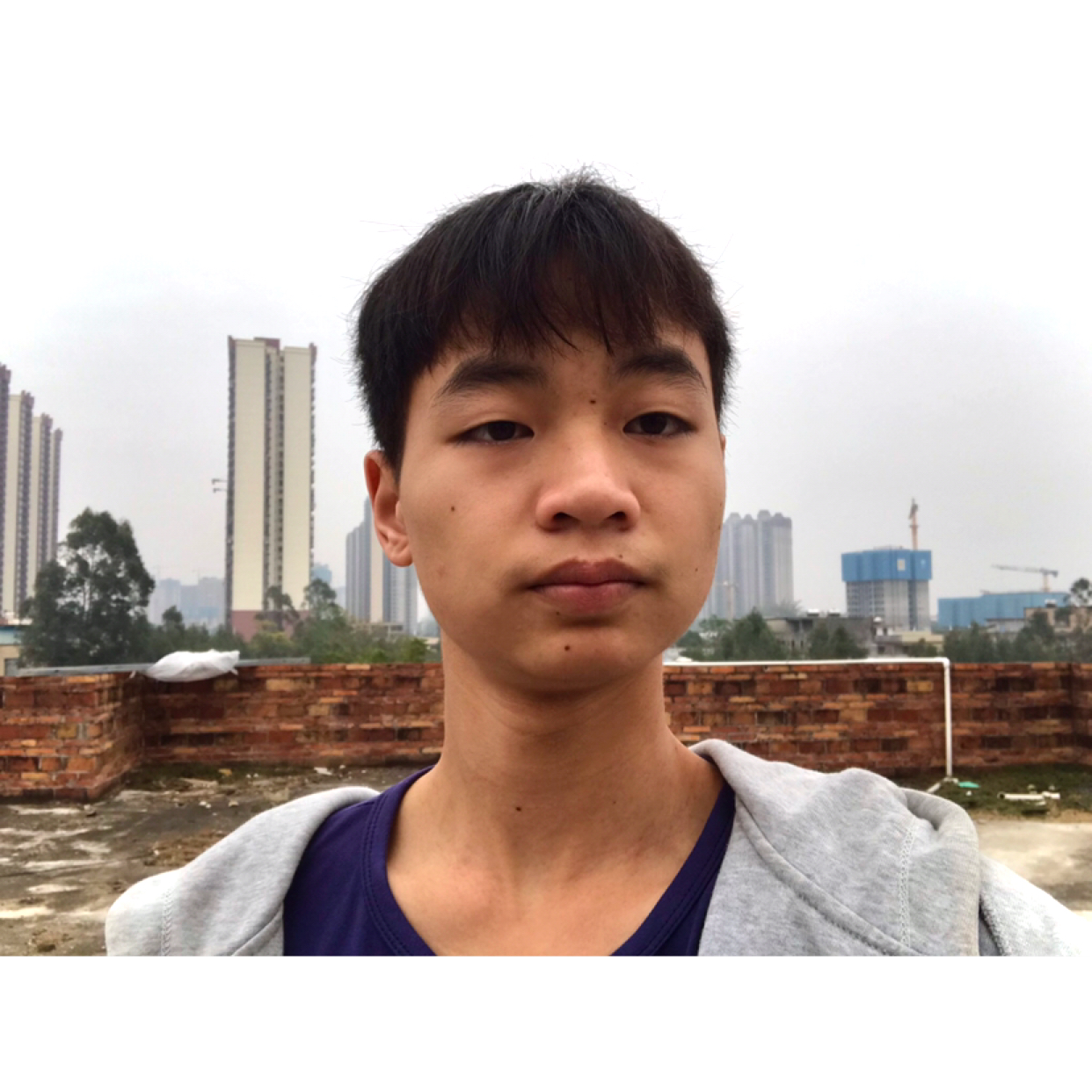 哑铃愿帅气的照片