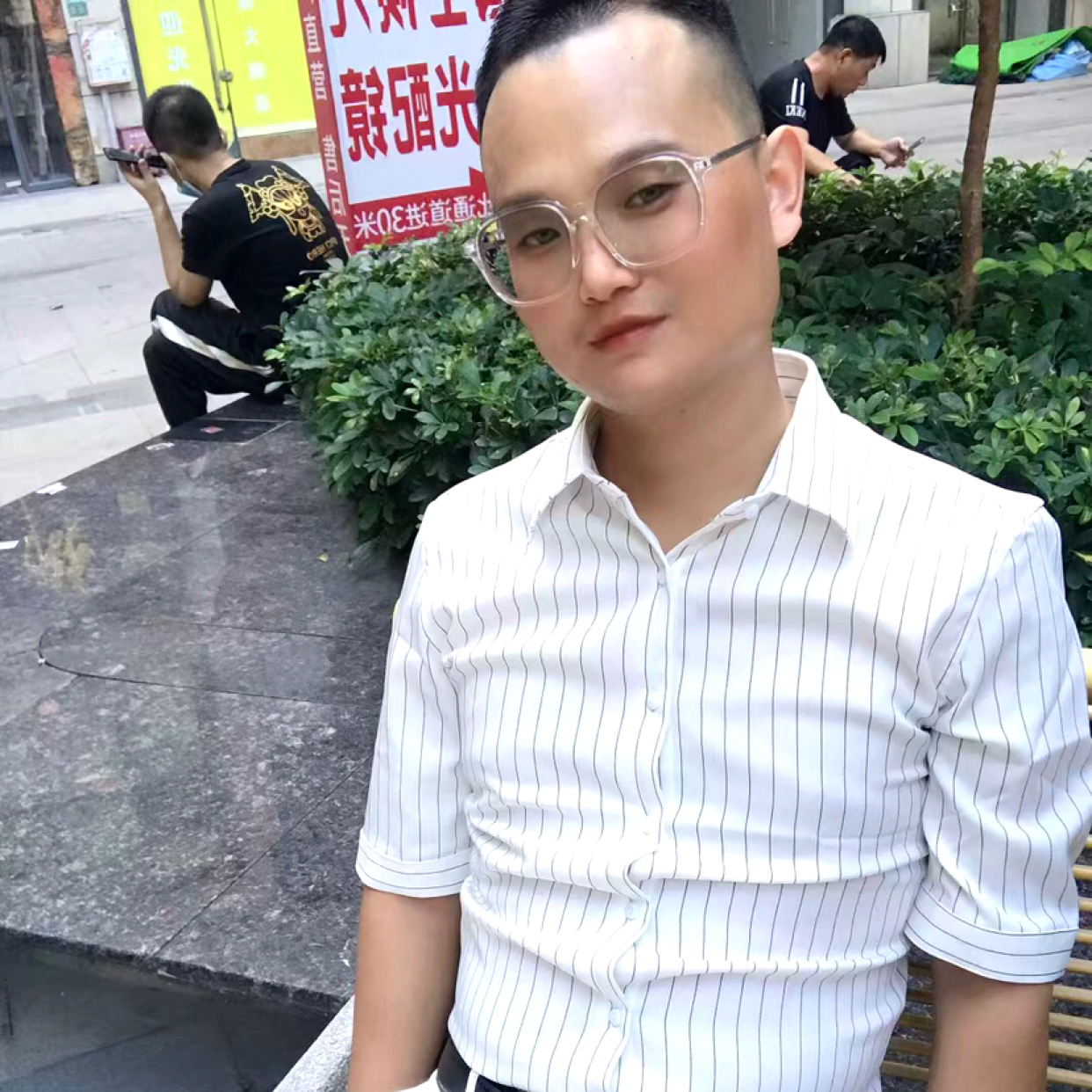 美男子传奇的照片