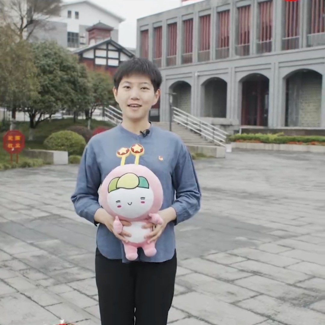 秋月回眸淡然的照片