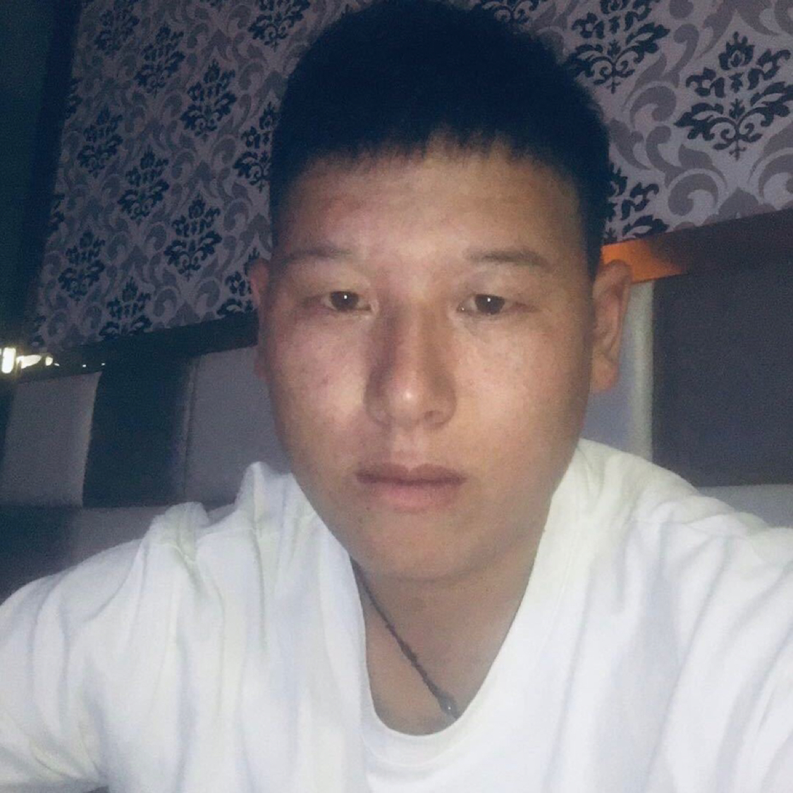 伶俐那荼蘼的照片