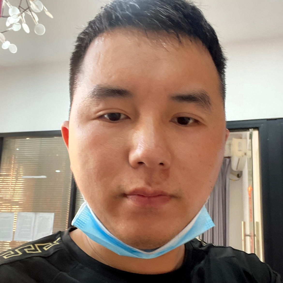 跳跃保卫飞鸟的照片