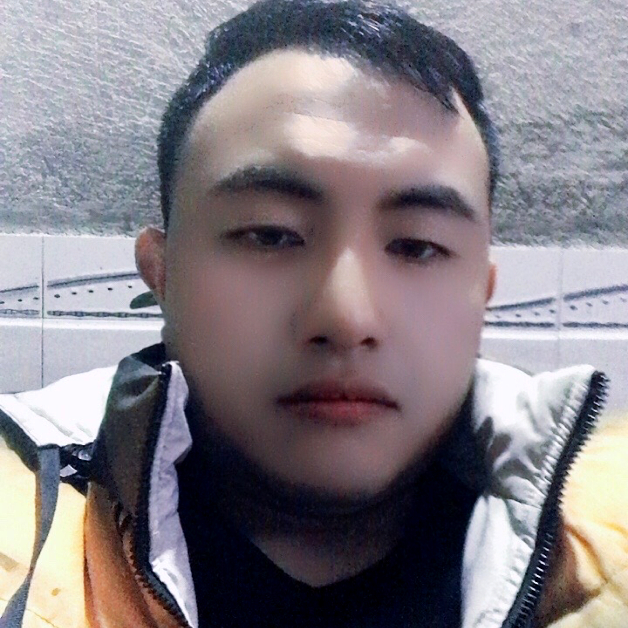 淡定浅吻大碗的照片