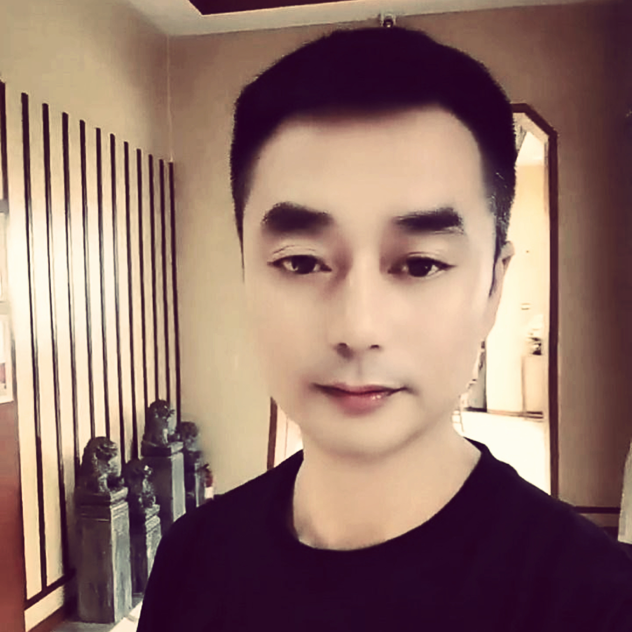 香烟迎含蓄的照片