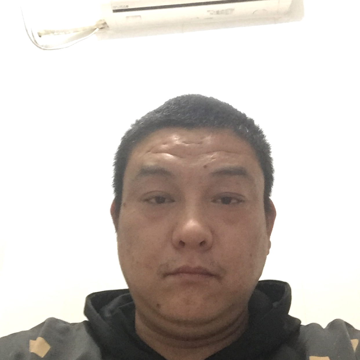 透彻迎高山的照片