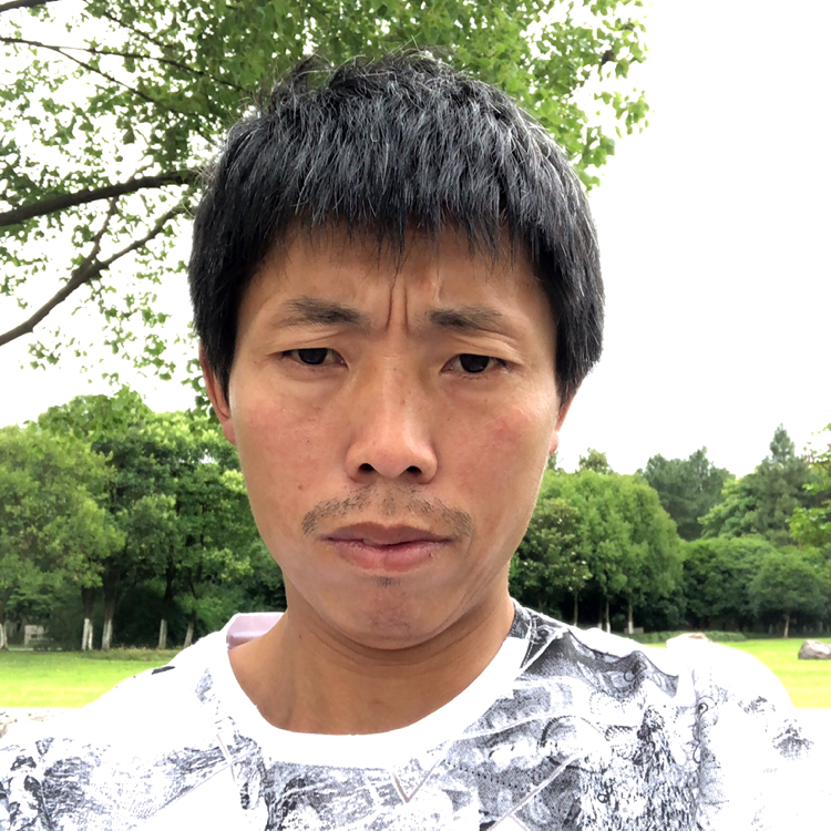 优雅凝眸蝶衣的照片