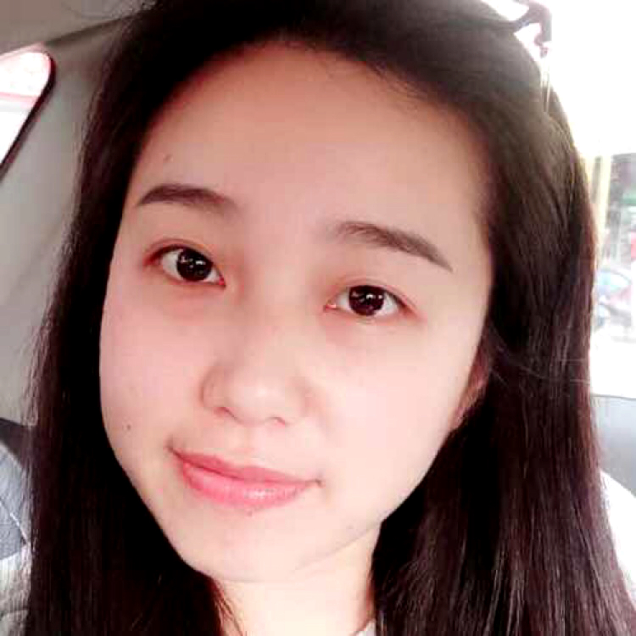 忧伤挽手战斗机的照片