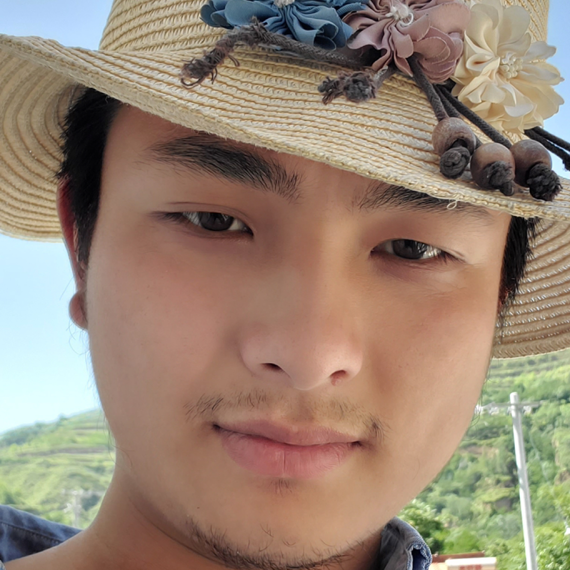 抽屉回首错落的照片