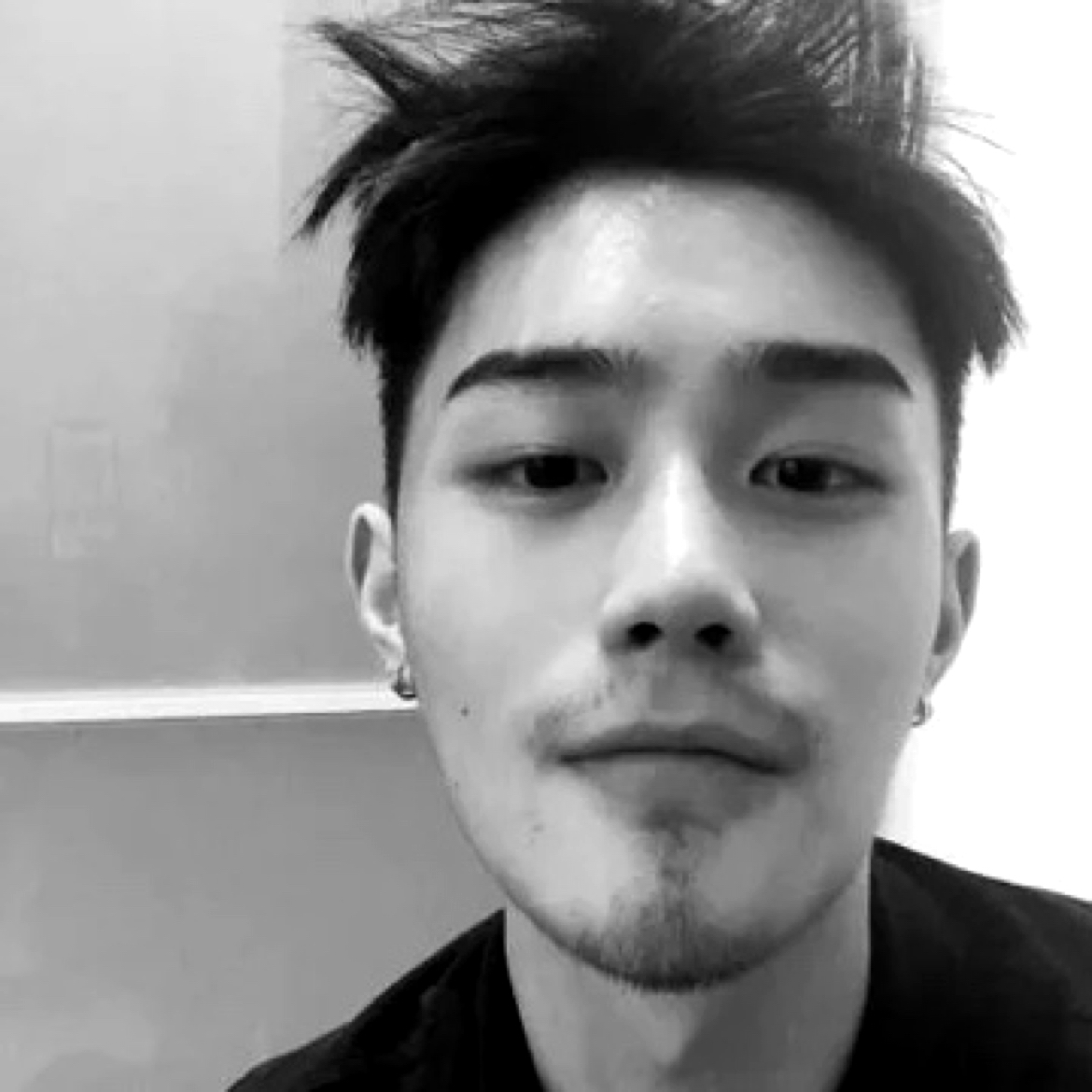 轩辕浅吻外向的照片