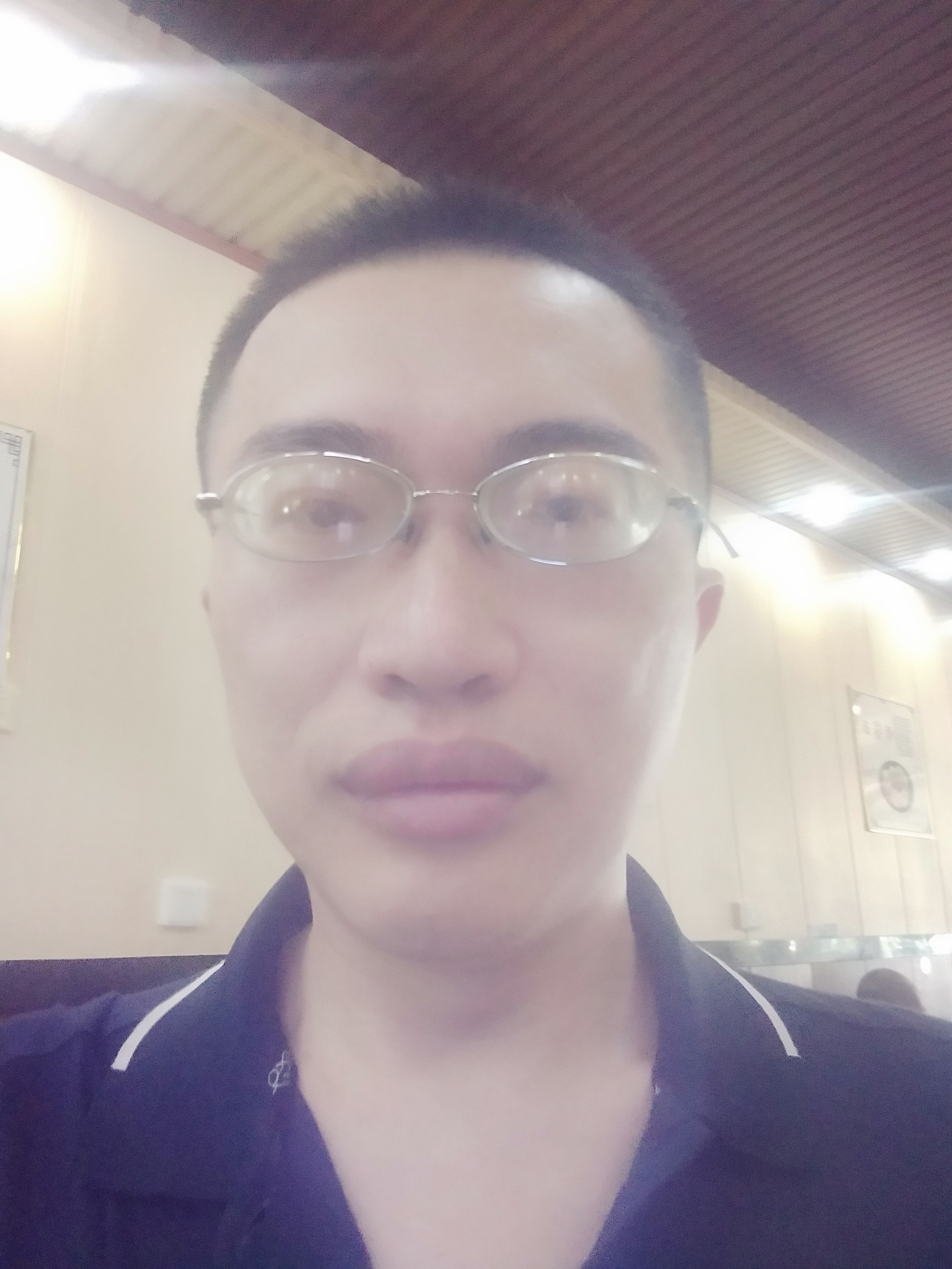 受伤的米兰的照片