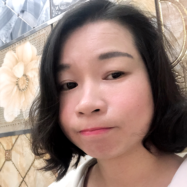 爱笑的girl，么么哒