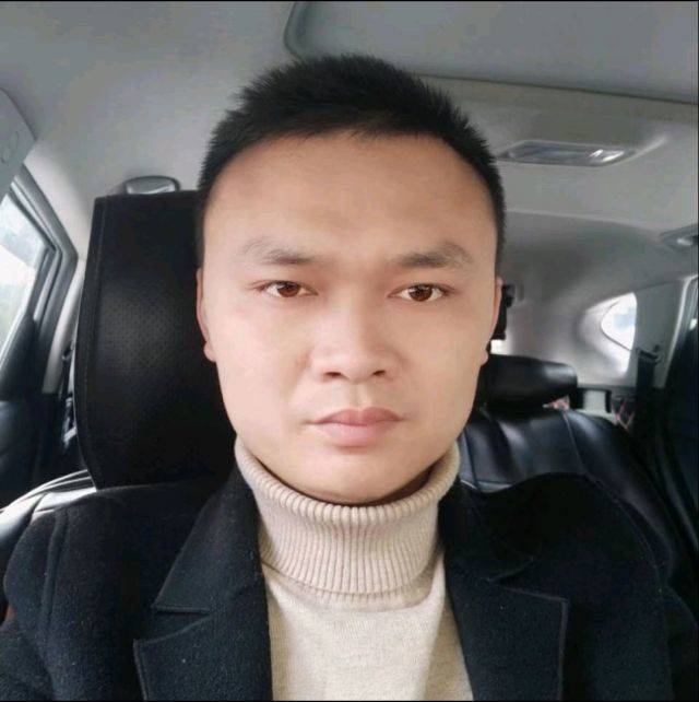 南鸢蹁跹高高的照片
