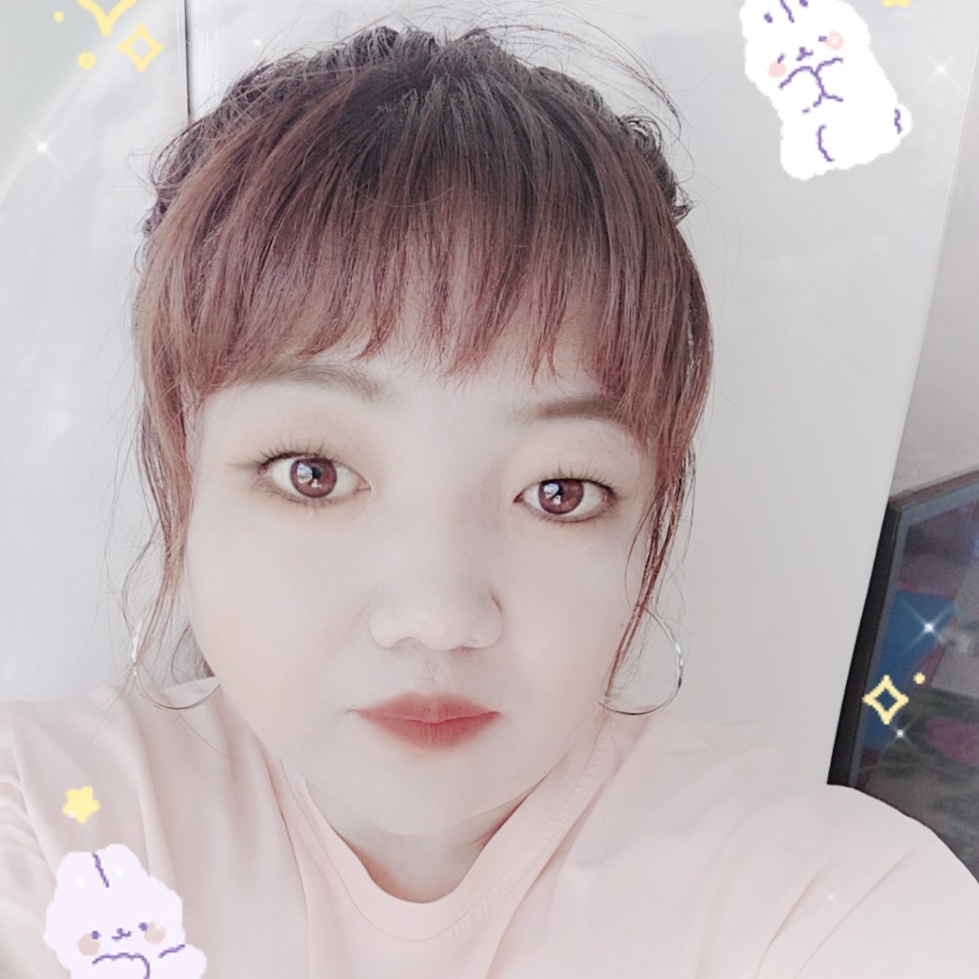 执着浅吻小松鼠的照片