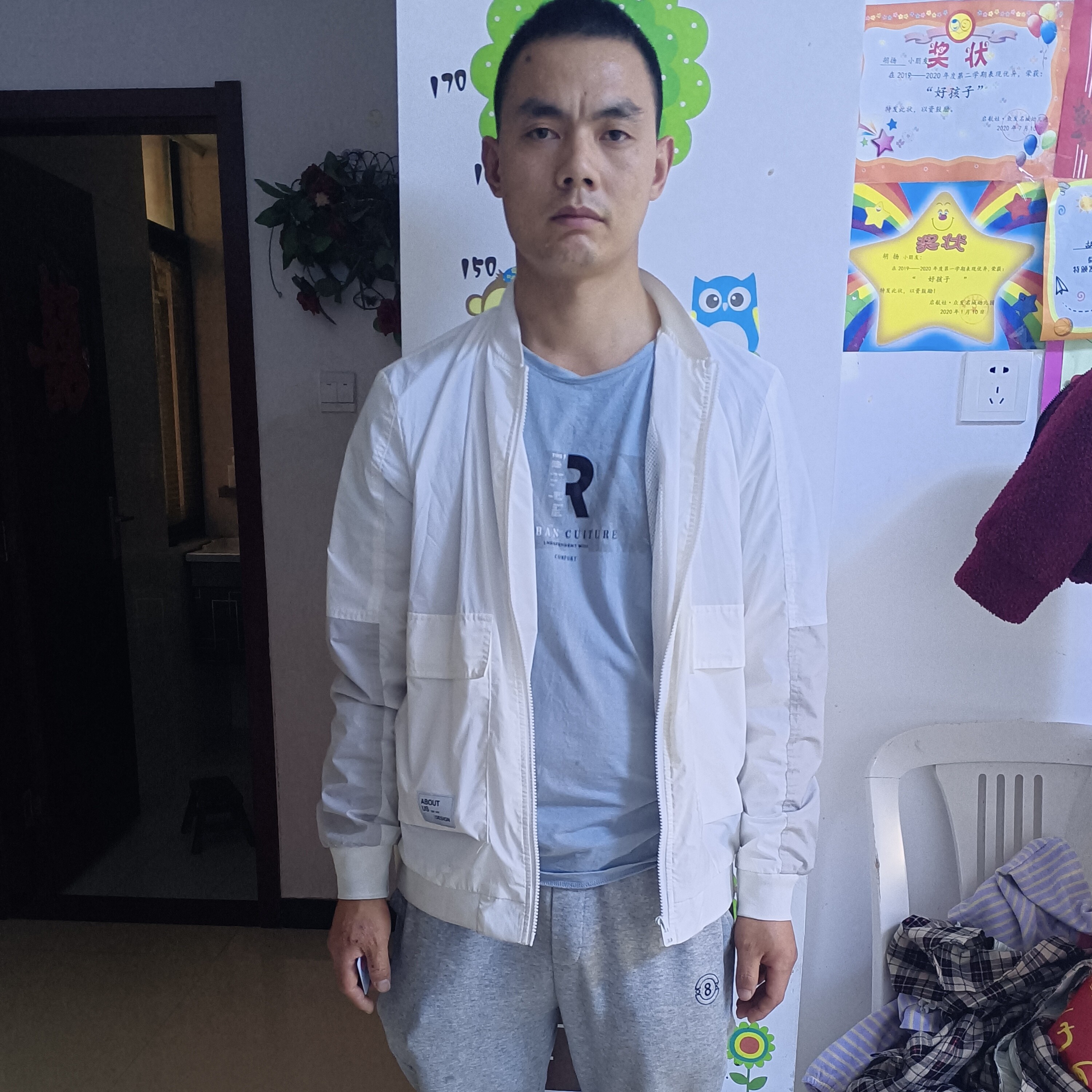 夏天的雪飘飘的照片