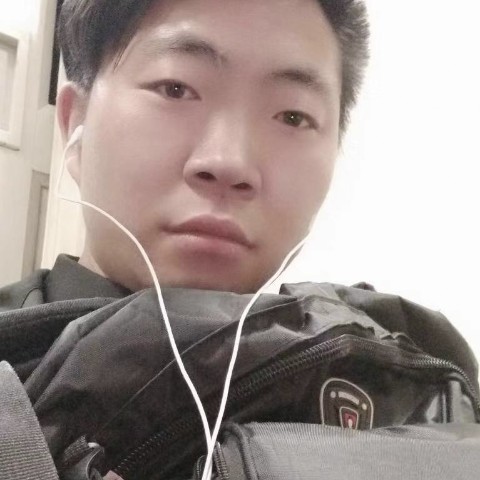 眼睛大和小猫咪的照片