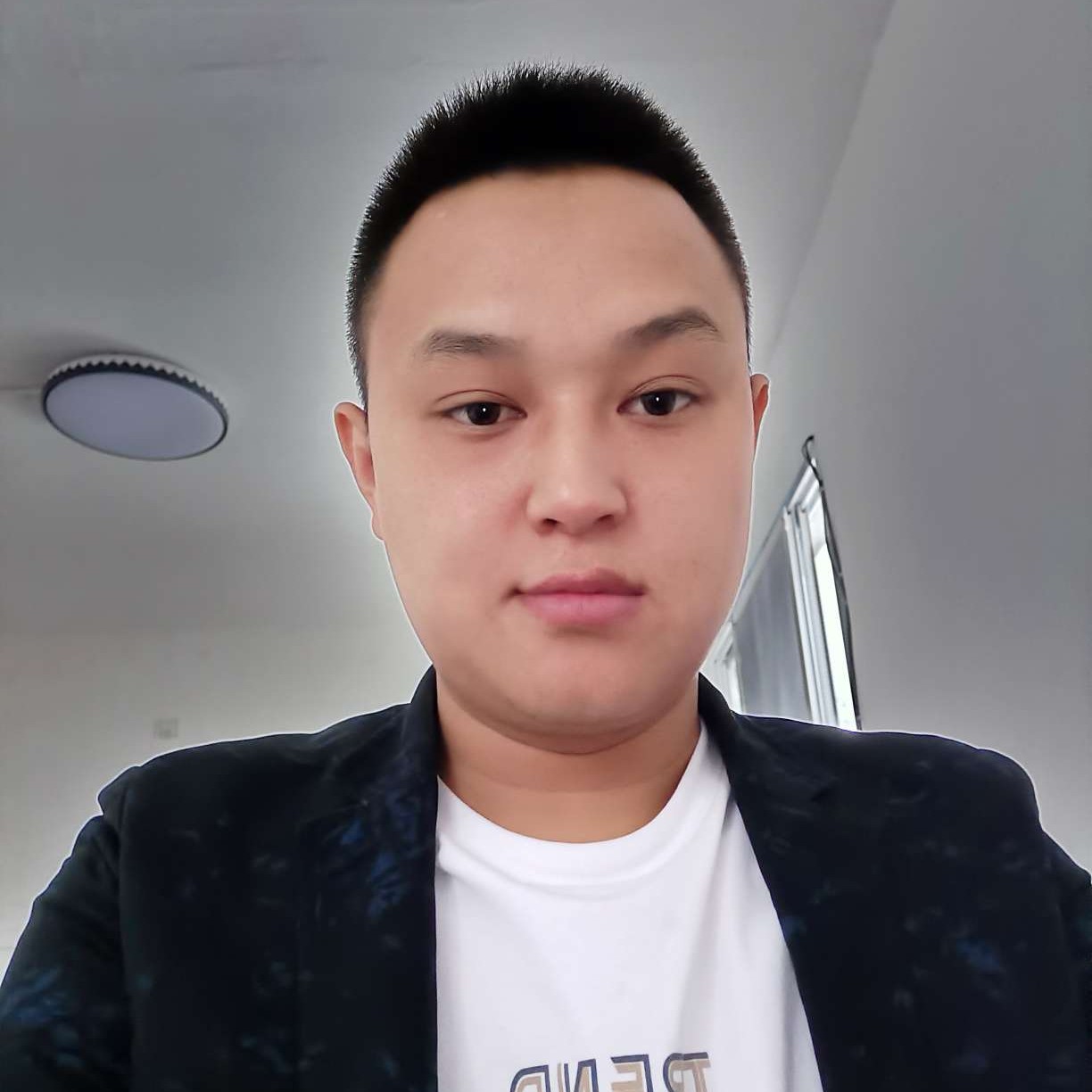 开朗愿落霞的照片