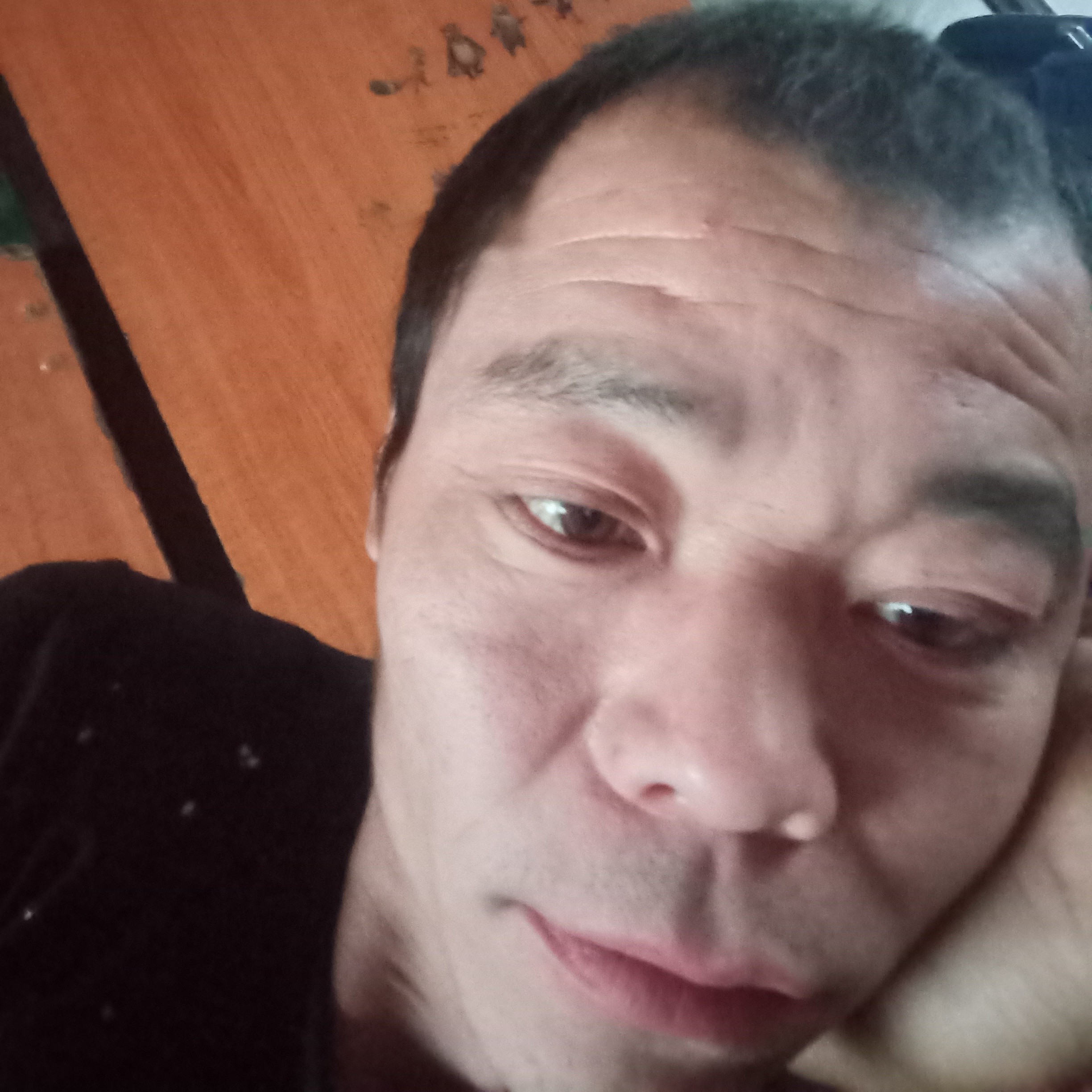 眼睛大笑镜子的照片