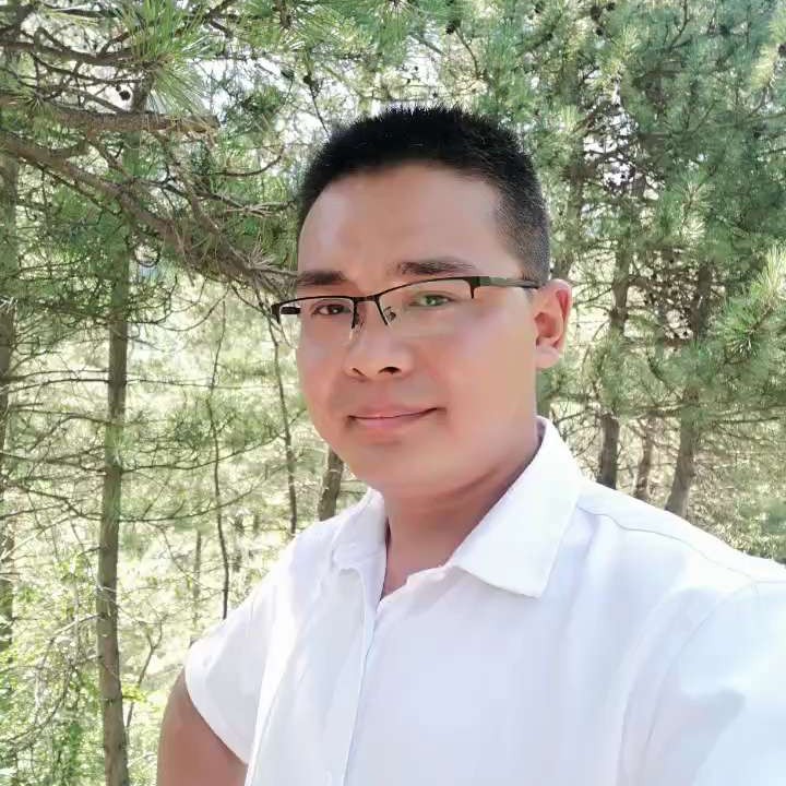 在凌晨等太阳的照片