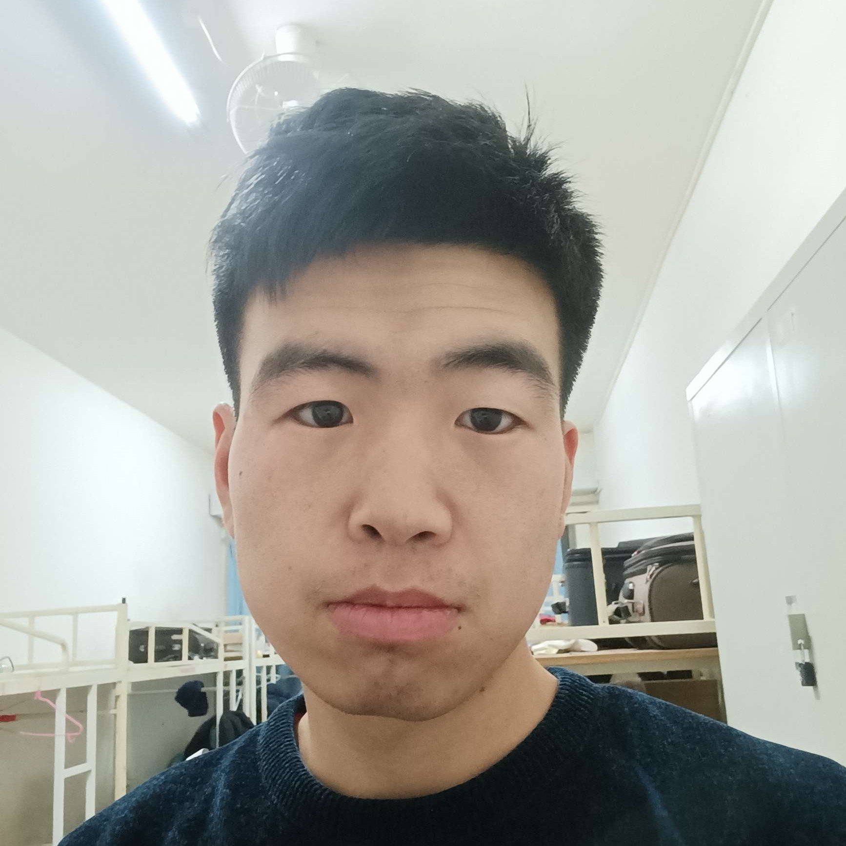 雨挽手恬静的照片