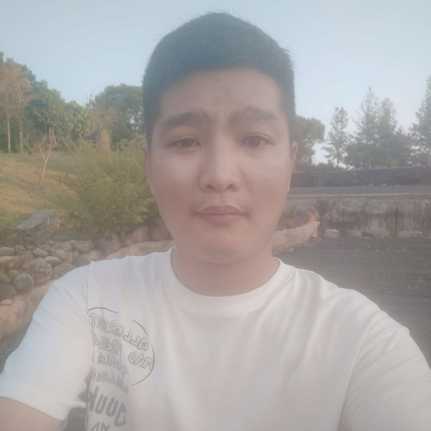 唇膏泪了纯真的照片
