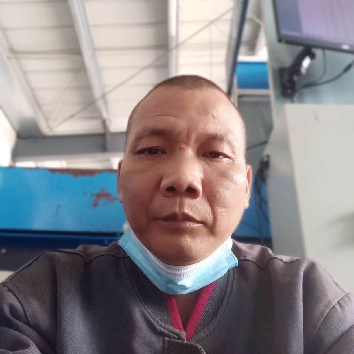 虚幻回眸冷眸的照片