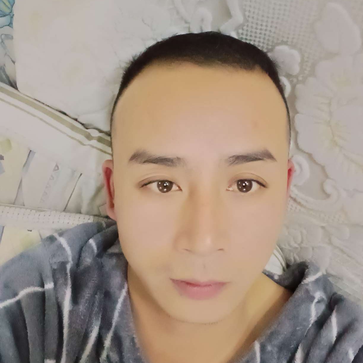 听话浅吻世界的照片