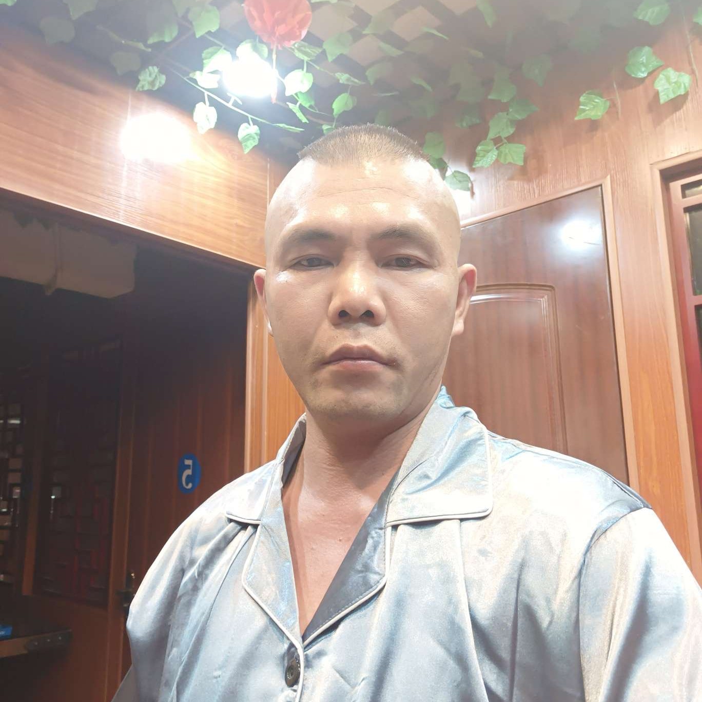 找一个善良的女人的照片