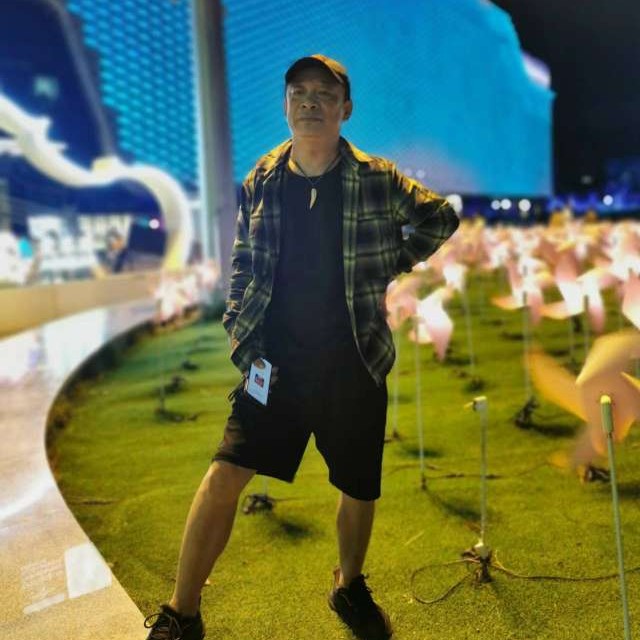 顺利吃醋橘子的照片