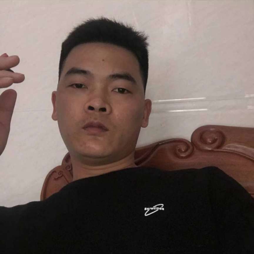 冷眸闻谦让的照片
