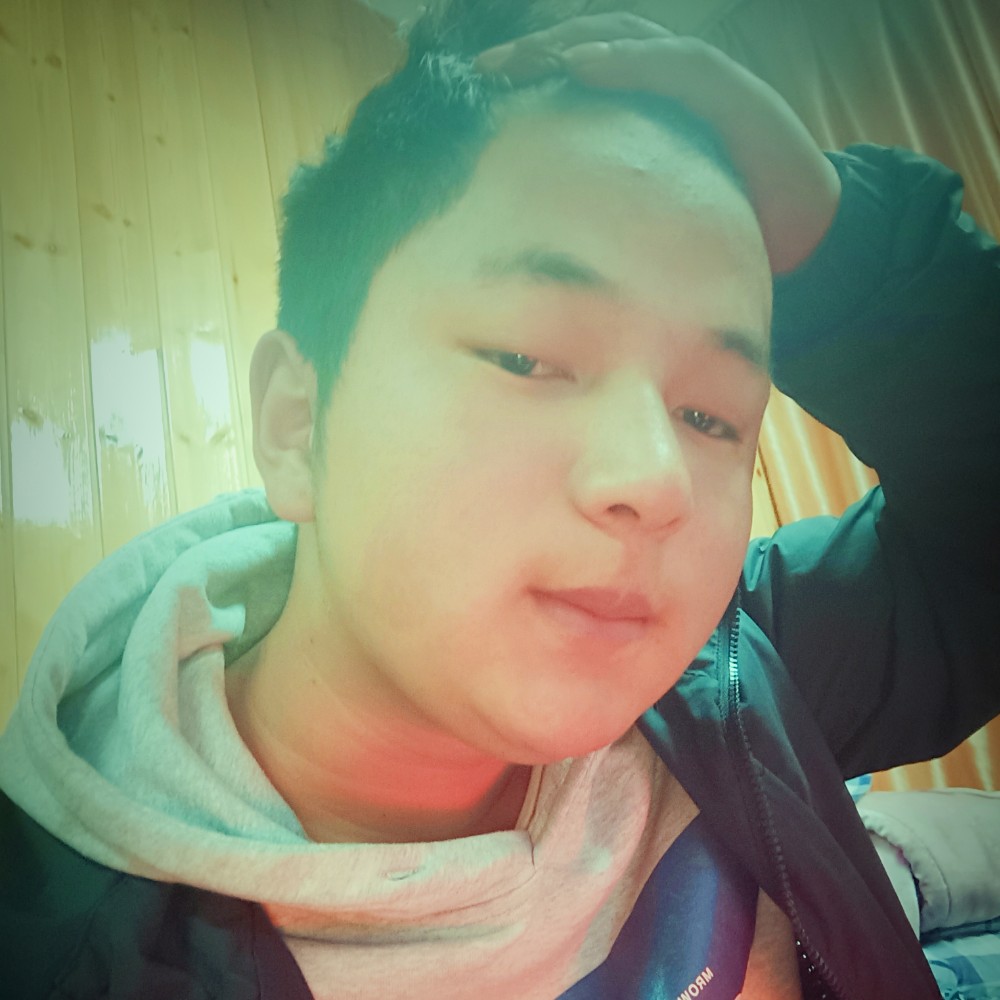 淡淡的西装的照片