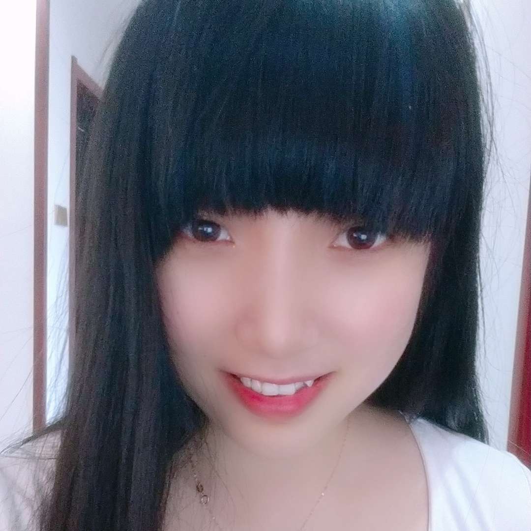 小虎牙娟的照片