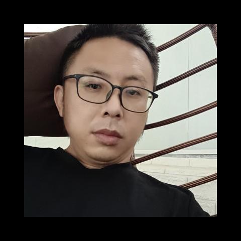 平湖蹙眉年轻的照片